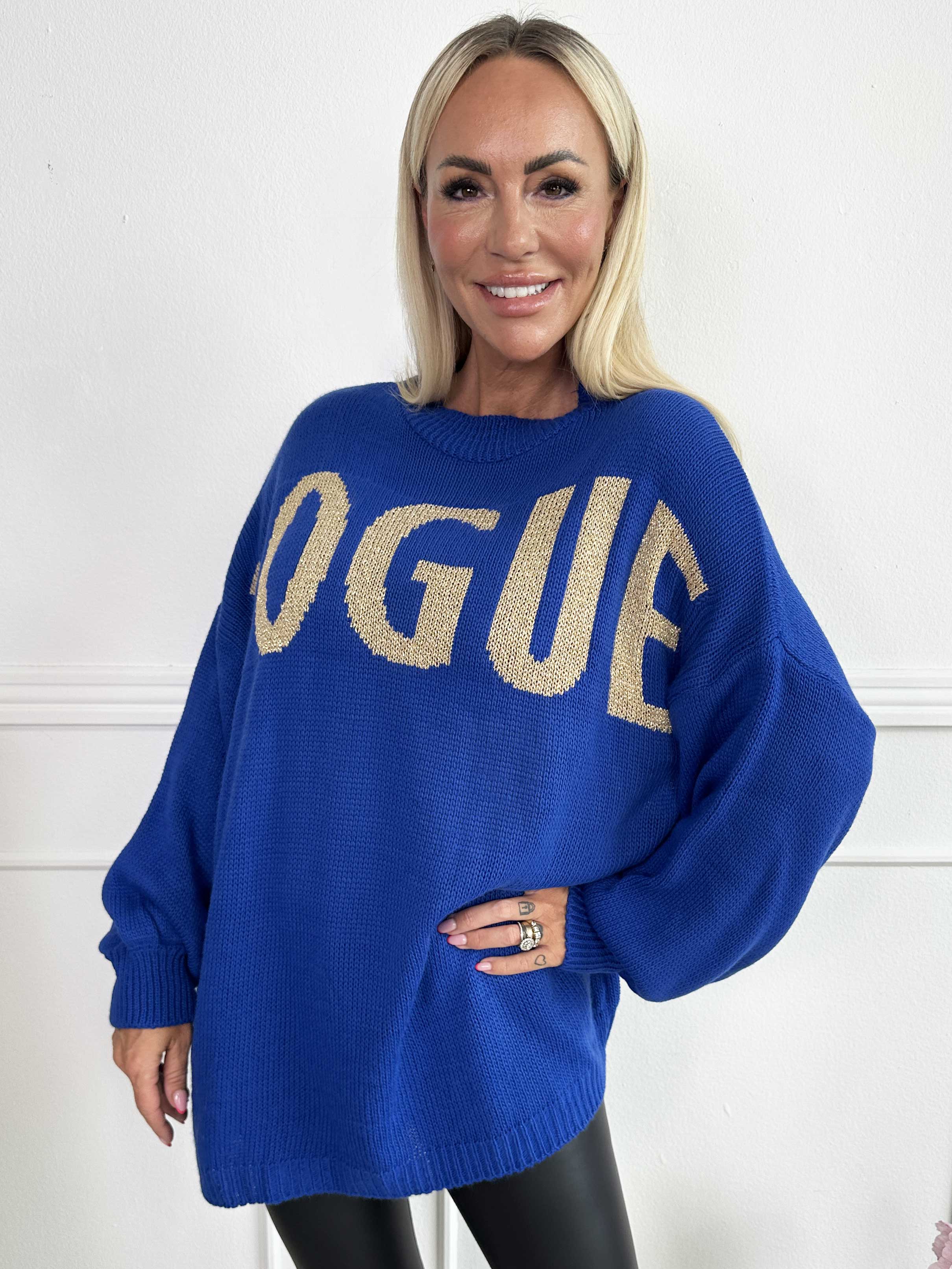 Priscilla - Stickad tröja med VOGUE skrivet i guldglittertrådar